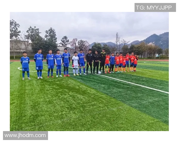 足球明星约架视频引发热议球场之外的较量让人瞩目 足球明星约架视频引发热议球场之外的较量让人瞩目